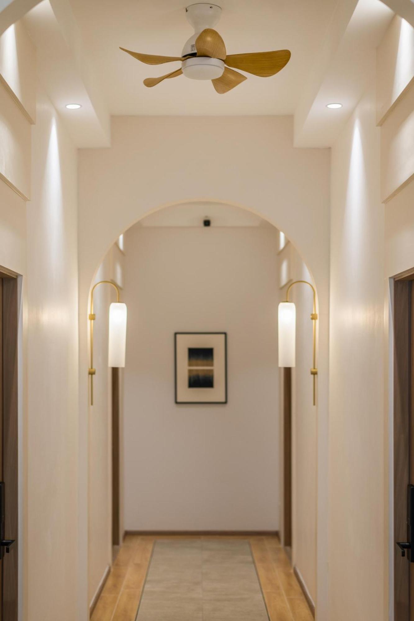 Upstairs At Ton Ton Hotel Bangkok Exterior photo